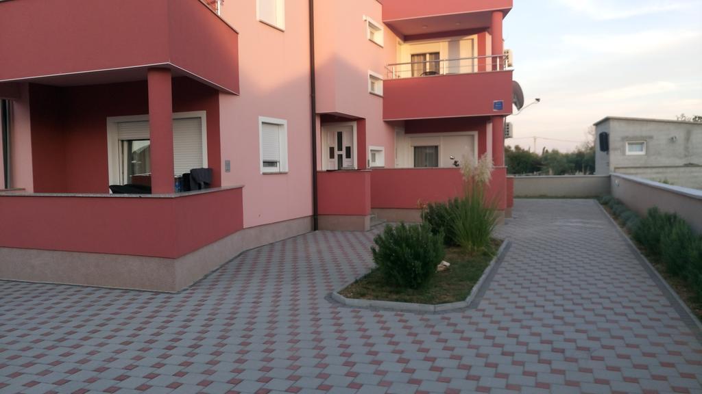Apartments Vladimir Привлака Экстерьер фото